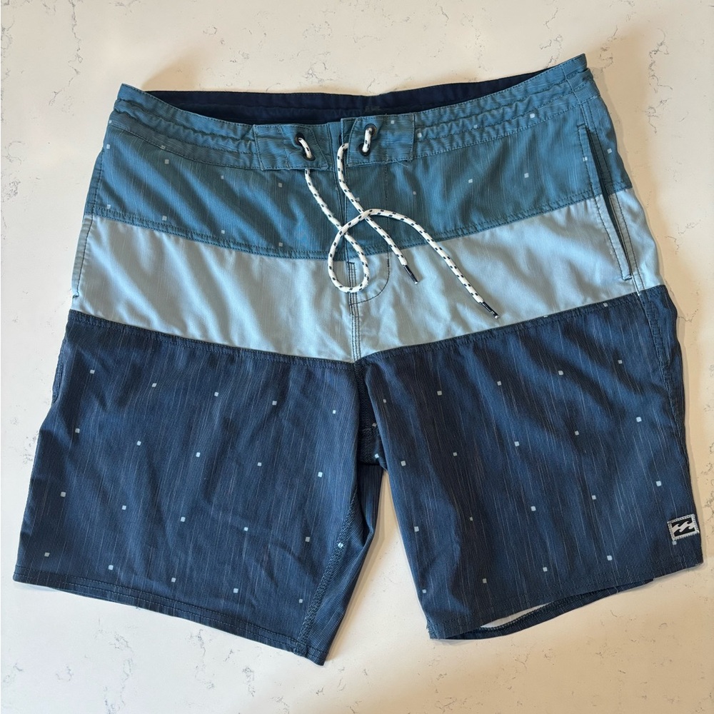 Billabong Men's Tribong Lo Tides Boardshort